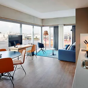 4* Отель By Marriott Houthavens